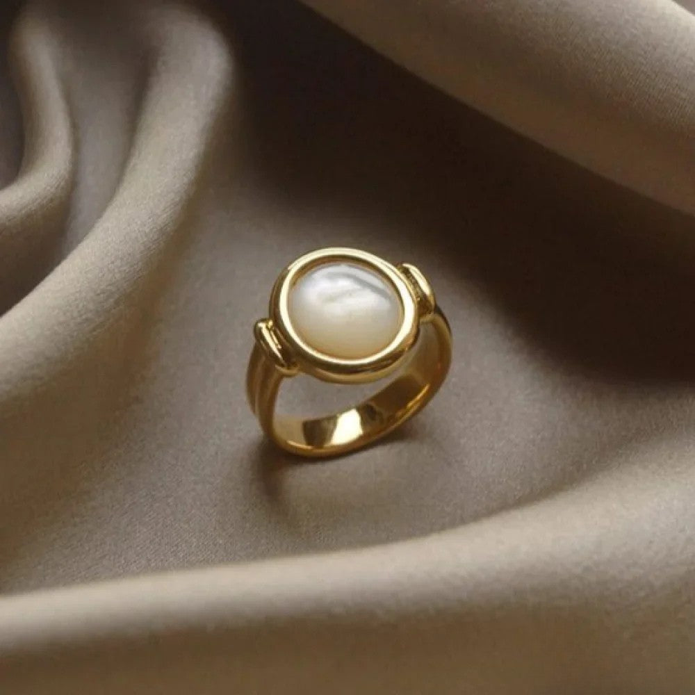 Victoria | Elegant Pearl Ring