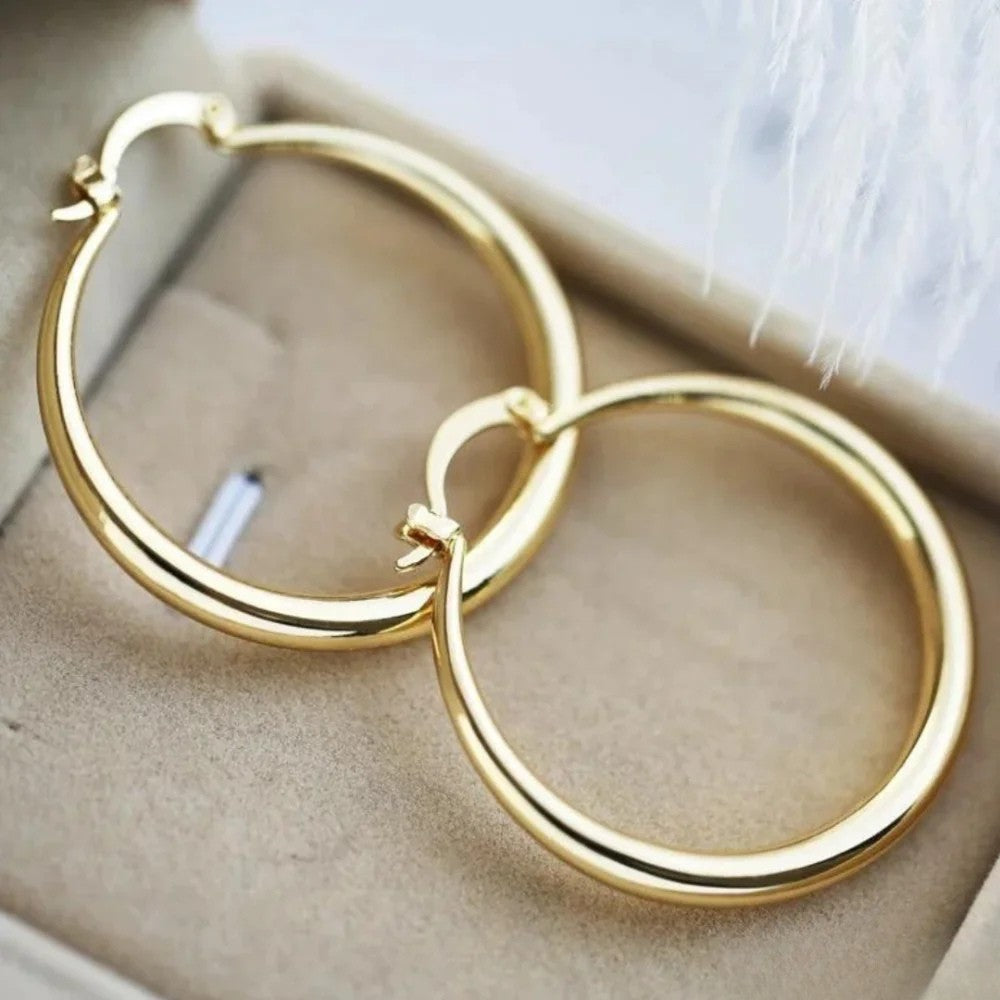 Victoria Large Golden Hoop Earrings |