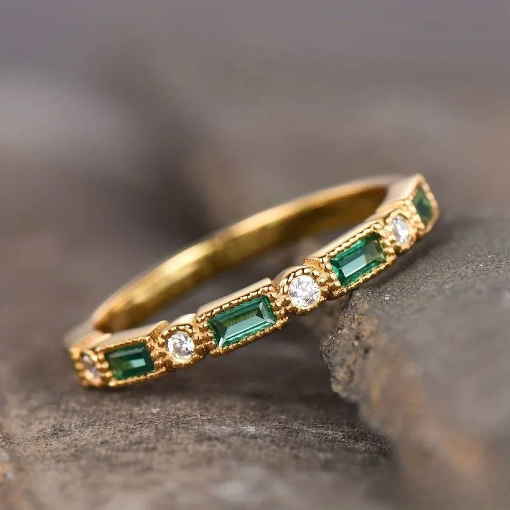 Victoria Retro Green Zirconia Gold Ring with Inlay |