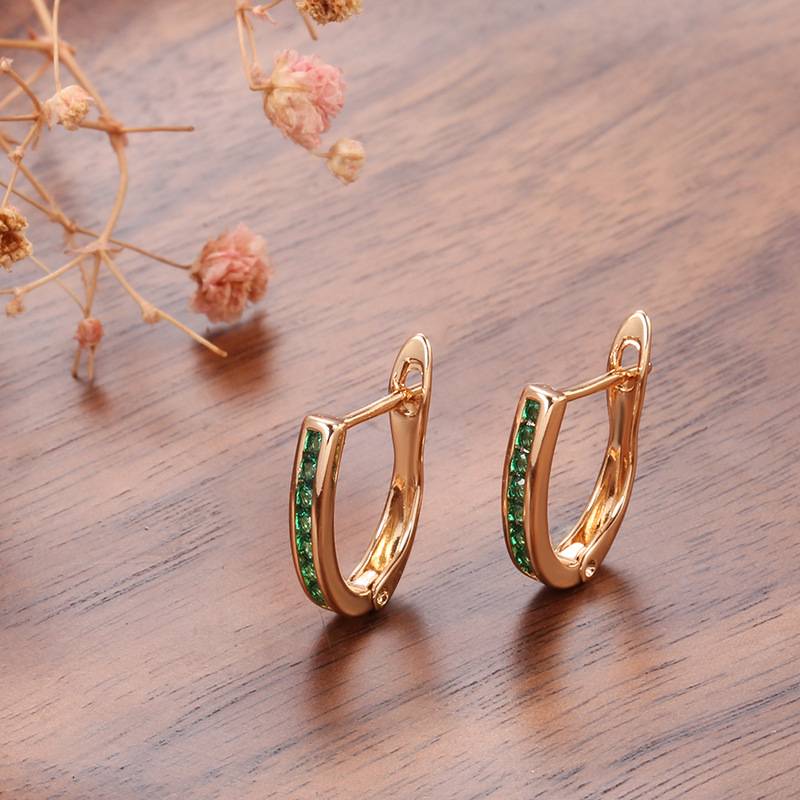 Victoria Elegant Green Earrings |