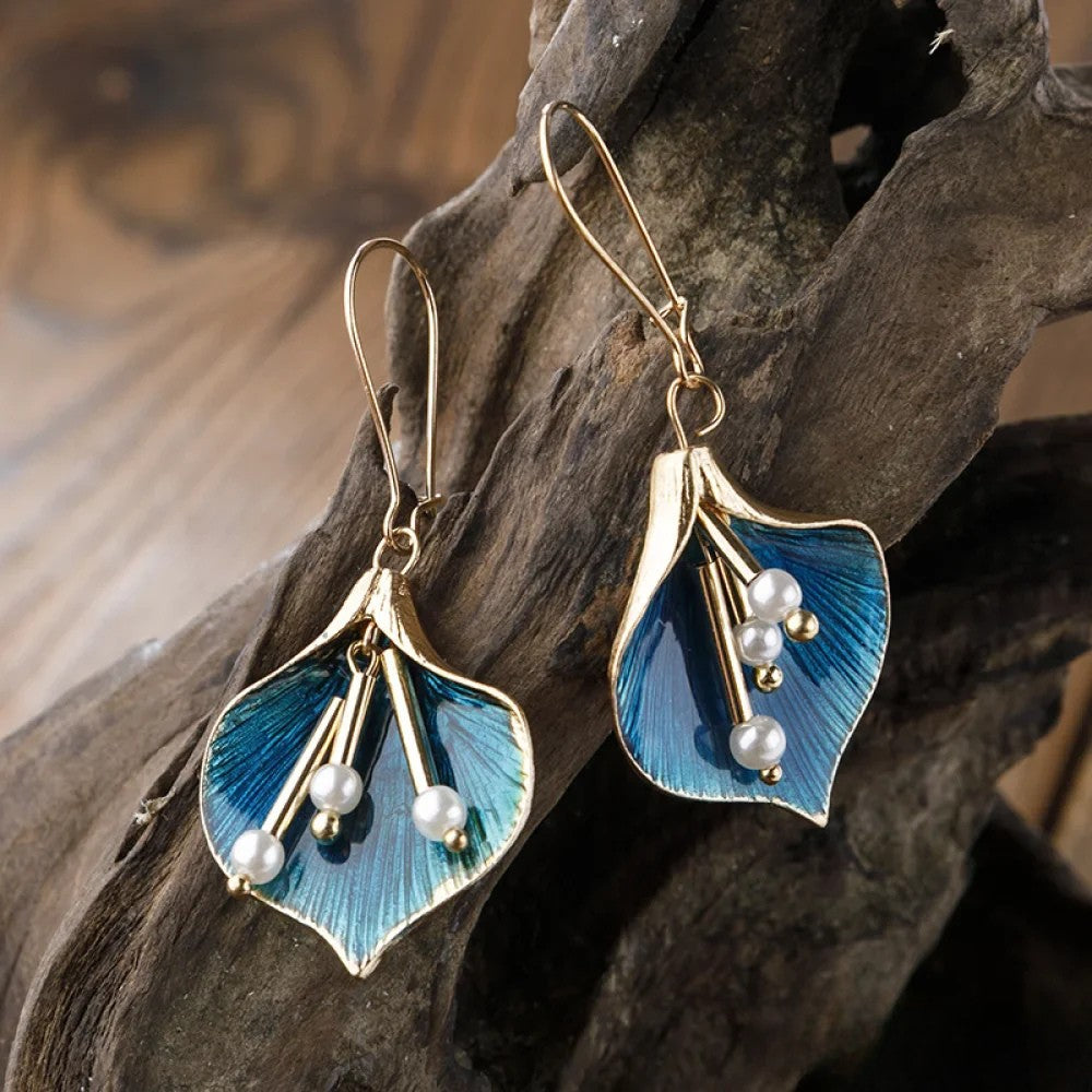 Victoria Antique Blue Lotus Silver Earrings |