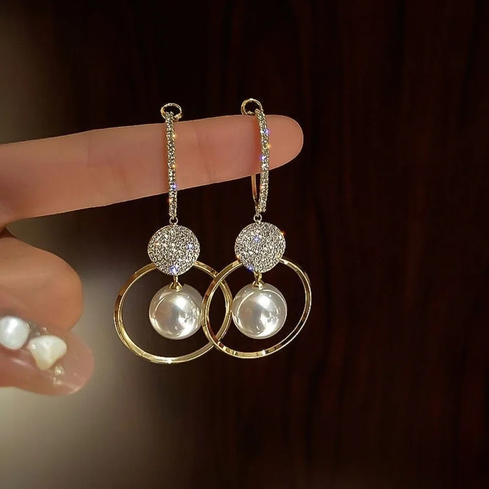 Victoria | Elegant Earrings with Cultured Pearls and Sparkling Zircons