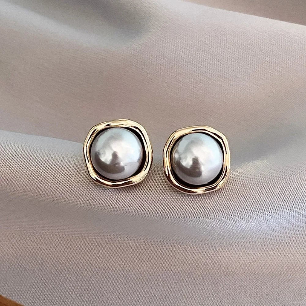 Victoria Stylish Black Pearl Earrings |