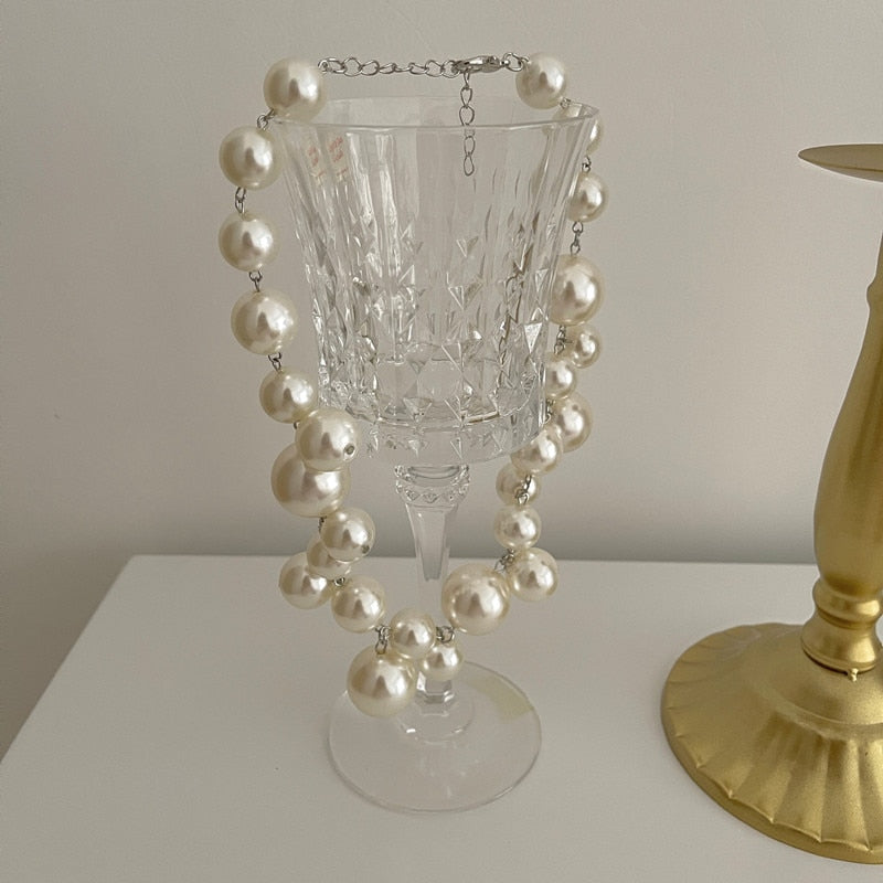 Victoria | Charming Pearl Necklace