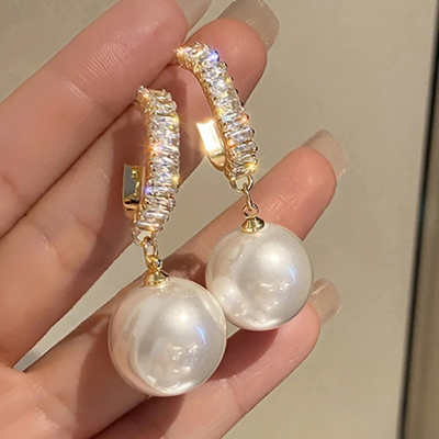 Victoria | Elegant Earrings with Pearls and Zirconia