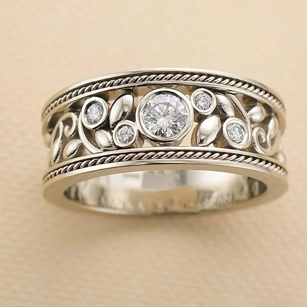 Victoria Antique Silver Ring with Zirconia |