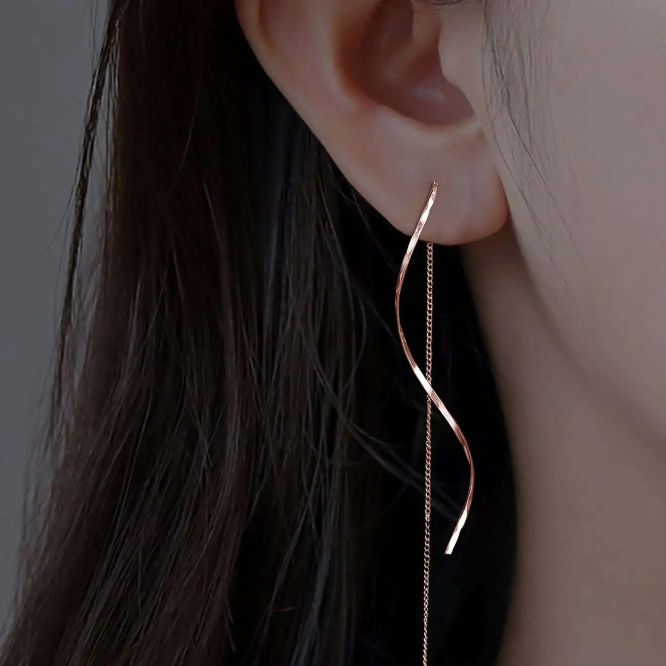 Victoria | Long Earrings with Wavy Design