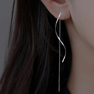 Victoria | Long Earrings with Wavy Design