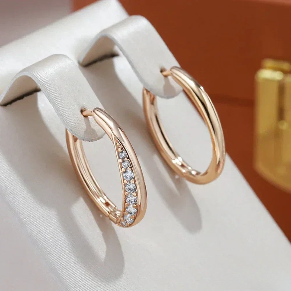 Victoria | Elegant Golden Hoop Earrings